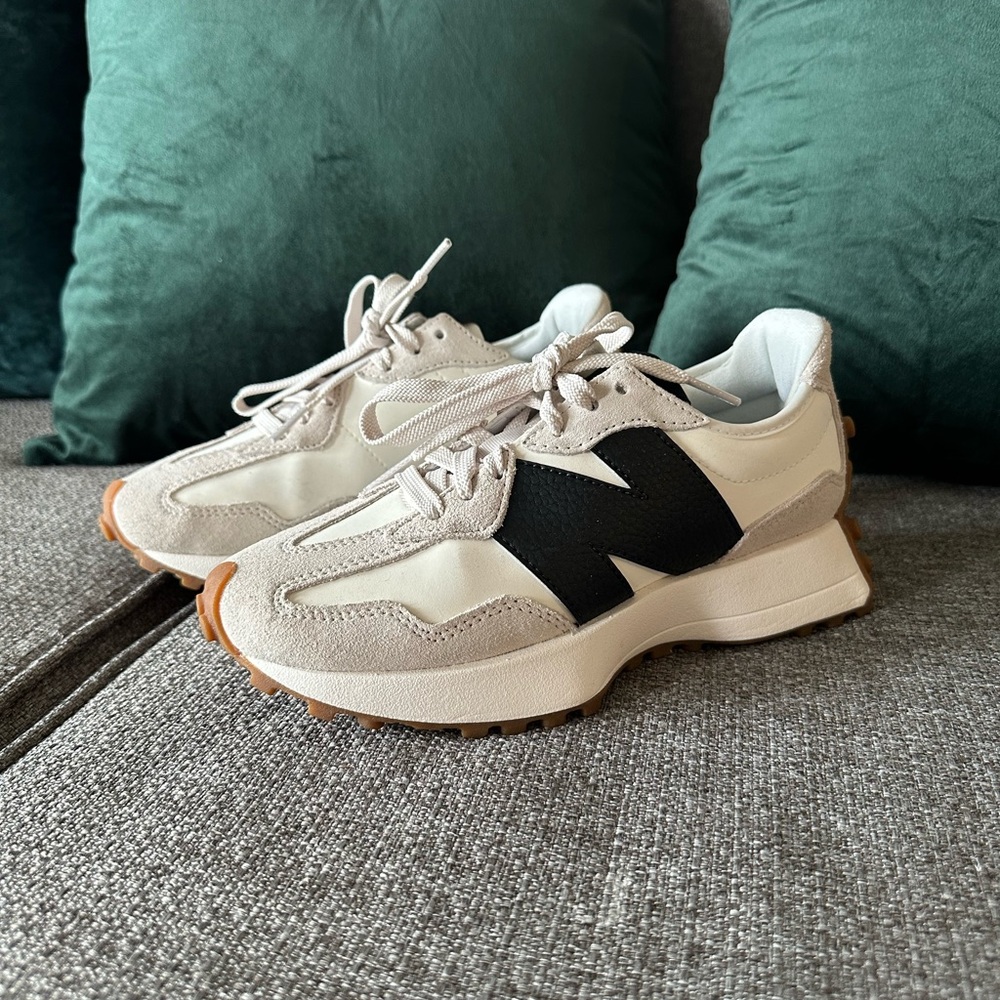 New Balance 327 “Moonbeam” Suede Sneakers *NWOT*